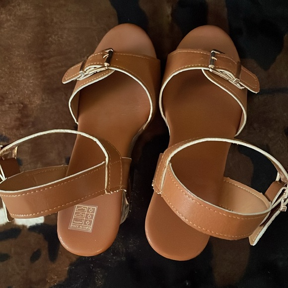 “Shein” Butterfly Flower Stud Fish Mouth Women Wedge Thick Sole Sandals! - Picture 6 of 10